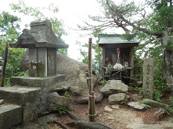 P9100015八大竜王の祠.jpg