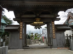 PA160042山門.jpg