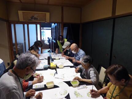熱心に製作中2.jpg